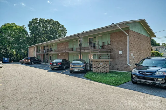 $850 | 260 Church Street North, Unit 2, Concord, NC 28025