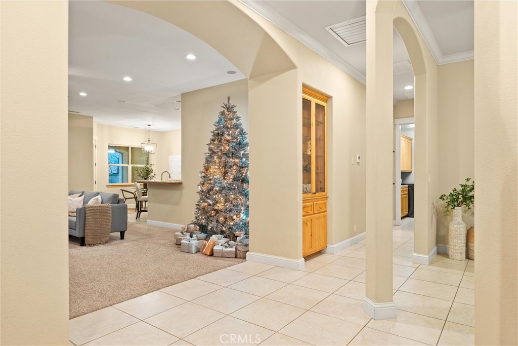 10473 Bogie Way Chico, CA 95928 - Photo 4 of 46 a view of livingroom with furniture