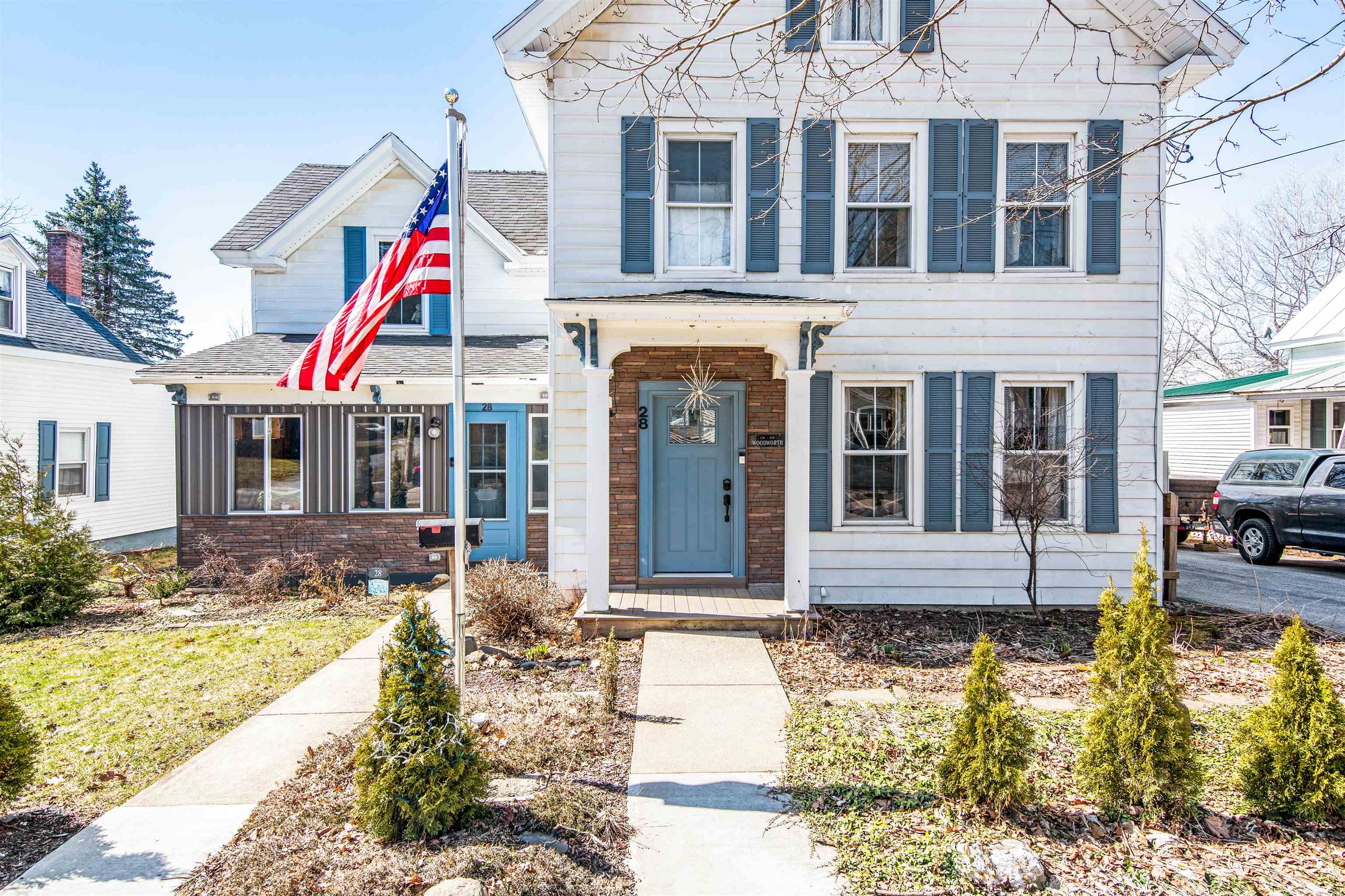 28 High Street St. Albans, VT 05478 - Photo 2 of 40