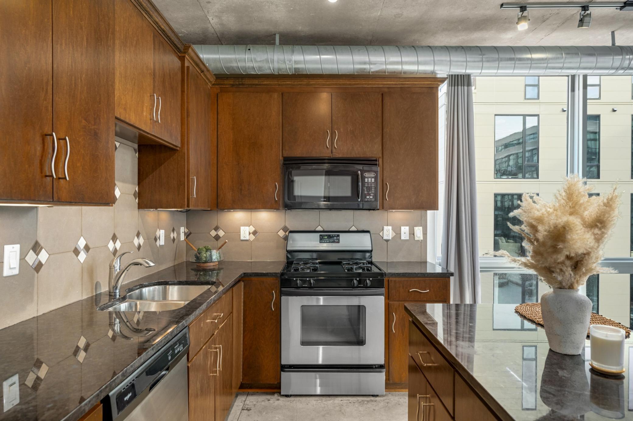 730 North 4th Street, Unit 412 Minneapolis, MN 55401 - Photo 9 of 57