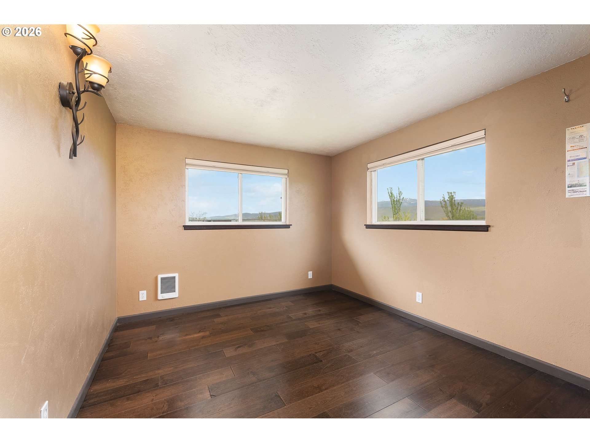 58015 Godley Road Union, OR 97883 - Photo 20 of 44 a view of an empty room with a window