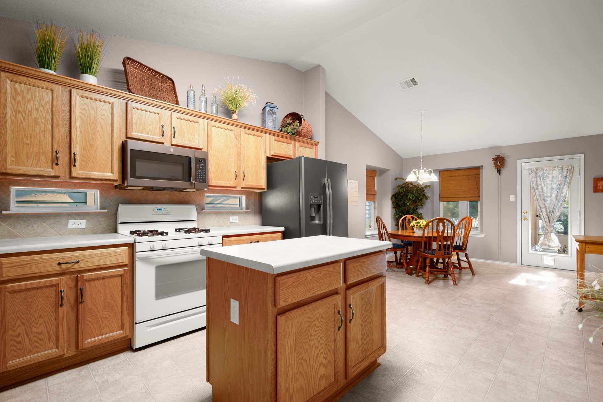 204 Crockett Road Cedar Park, TX 78613 - Photo 10 of 37 Kitchen