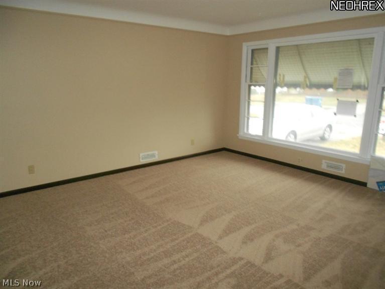 30033 Oakdale Road Willowick, OH 44095 - Photo 3 of 7