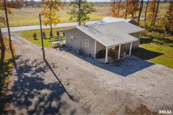 $213,000 | 23115 Highway 14, Macedonia, IL 62860