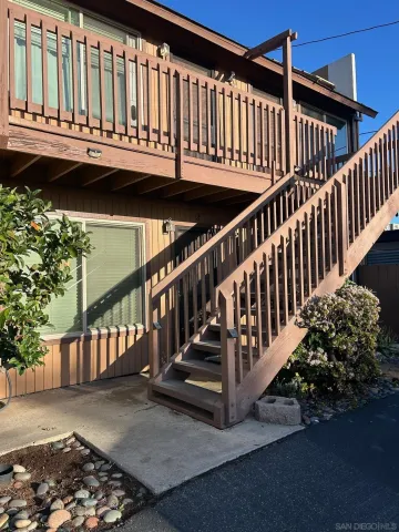 $2,100 | 225 Melrose Avenue, Unit 2, Encinitas, CA 92024