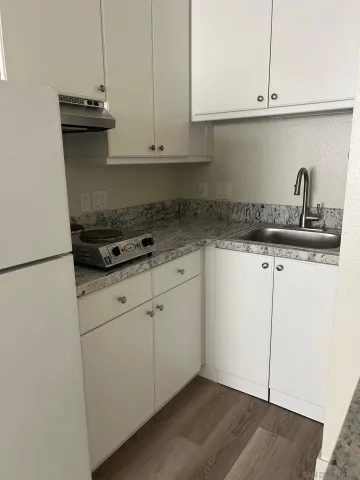 $2,100 | 225 Melrose Avenue, Unit 2, Encinitas, CA 92024