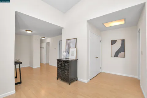 a view of livingroom with furniture