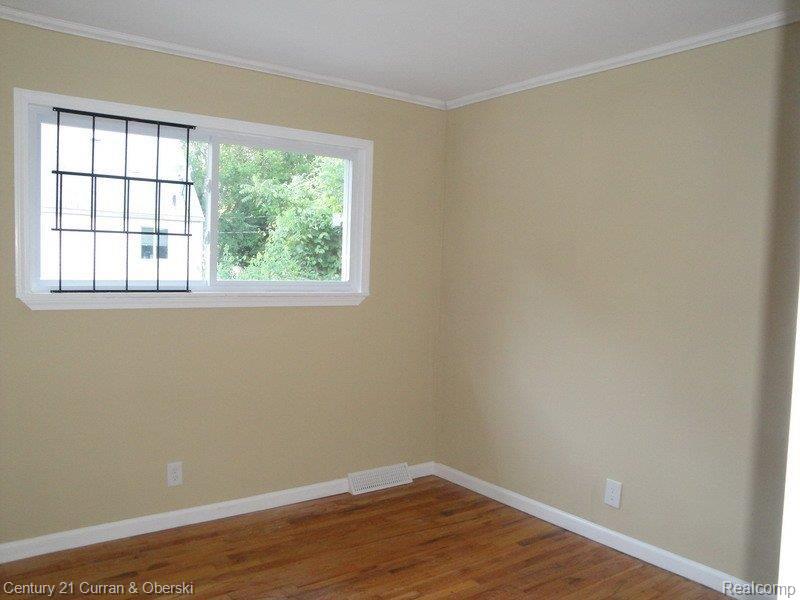 8110 Decatur Street Detroit, MI 48228 - Photo 5 of 15 extra 4