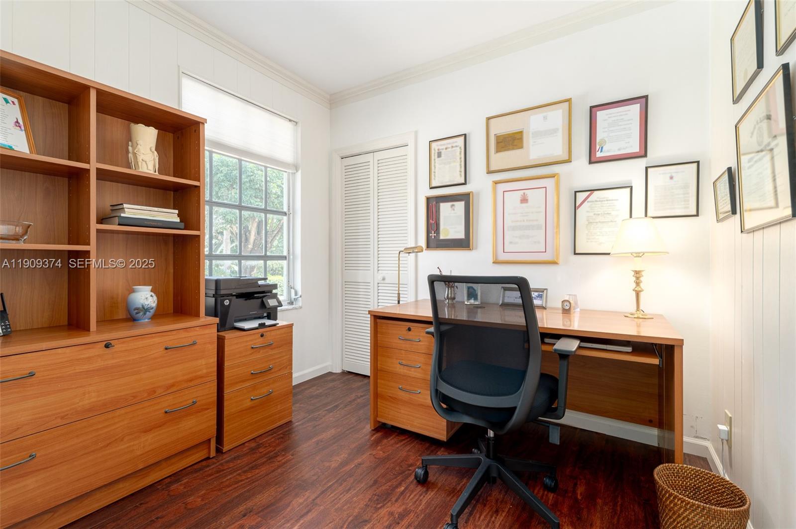 18 Gomez Road Jupiter Island, FL 33455 - Photo 15 of 34 a workspace with furniture and wooden floor