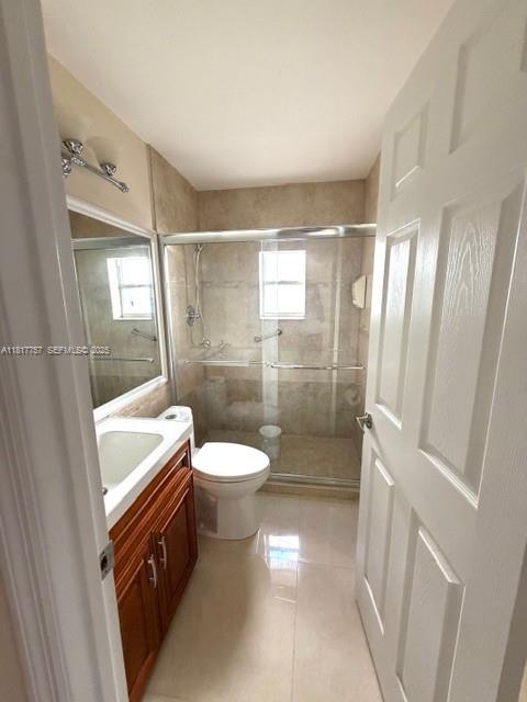 10290 Southwest 139th Court Miami, FL 33186 - Photo 40 of 66 2nd bathroom / 2nd floor