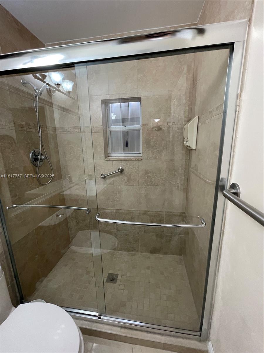 10290 Southwest 139th Court Miami, FL 33186 - Photo 44 of 66 2nd Bathroom