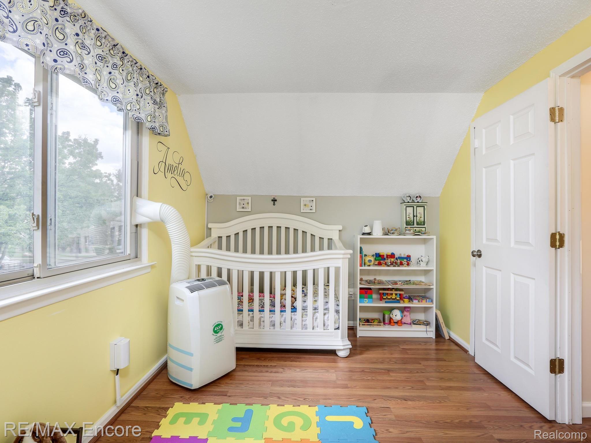 1541 Rustic Ridge Road Canton, MI 48188 - Photo 19 of 29 Upstairs 2nd bedroom!