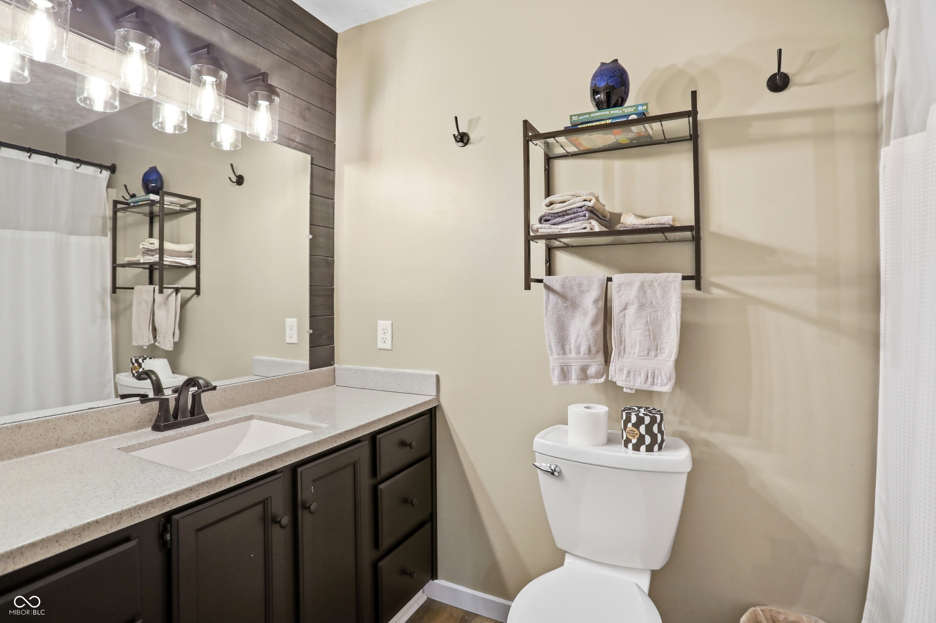 232 Charing Cross Road Indianapolis, IN 46217 - Photo 31 of 43 Gallery Image 31