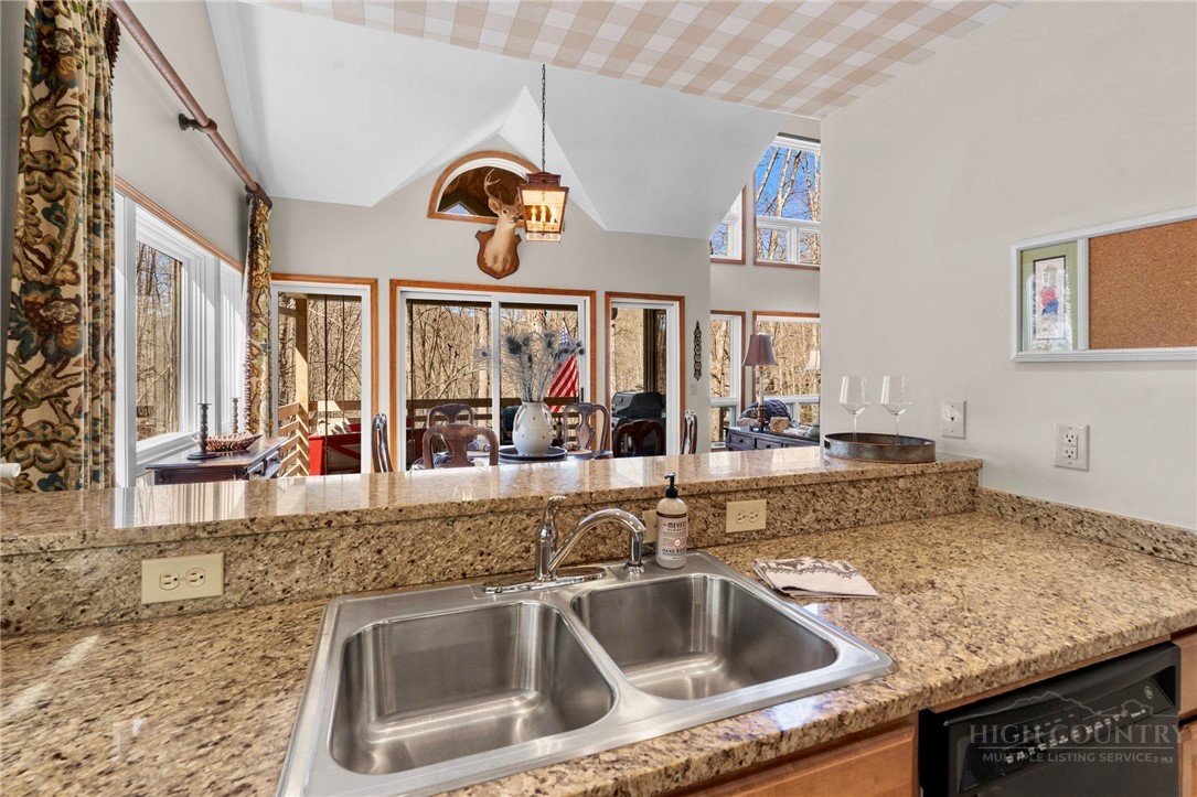 212 Lower Fiddlestix, Unit 212 Boone, NC 28607 - Photo 11 of 47