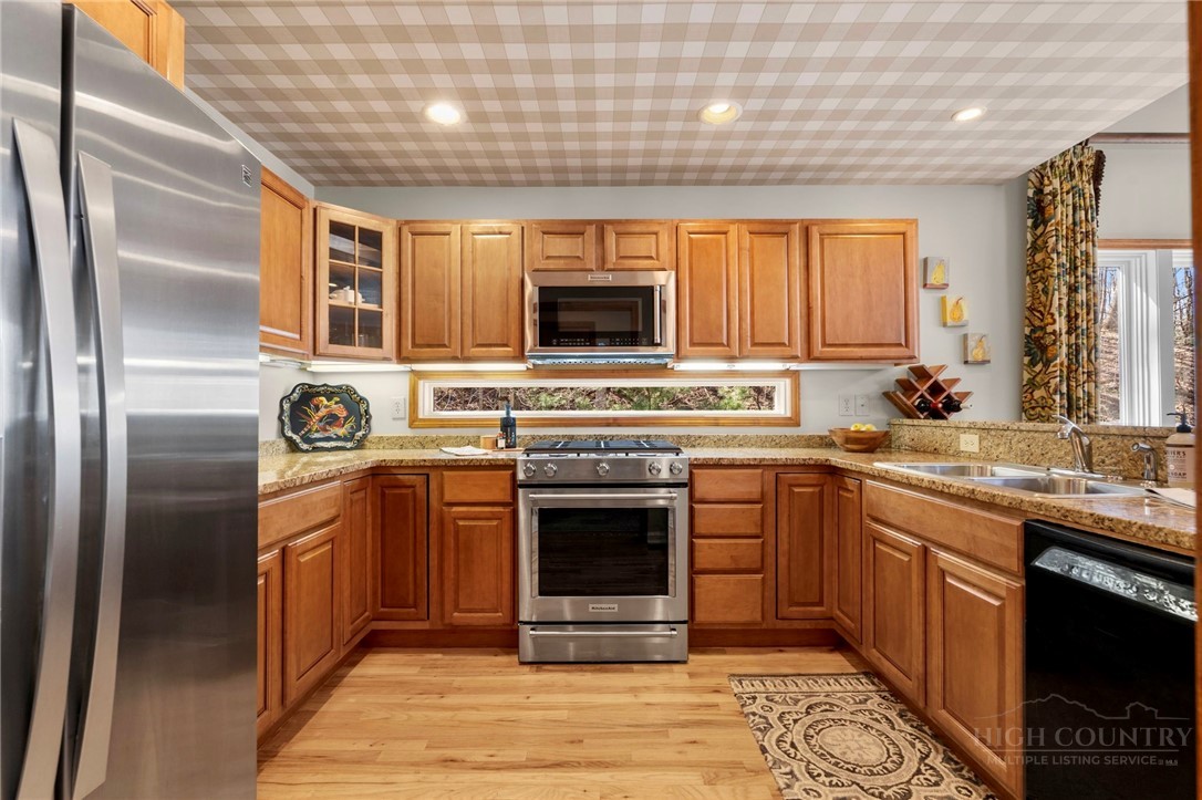 212 Lower Fiddlestix, Unit 212 Boone, NC 28607 - Photo 12 of 47