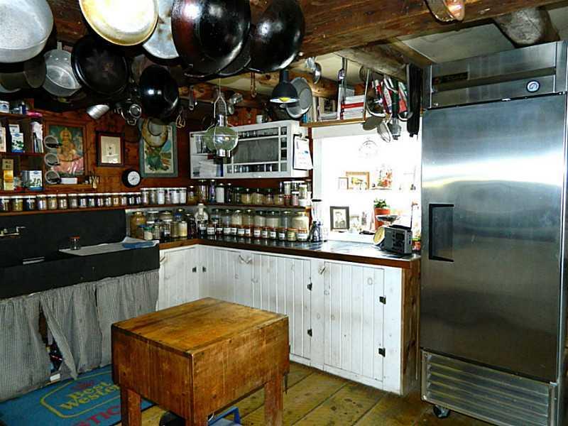 58 Bittersweet Run Biddeford, ME 04005 - Photo 3 of 28 Kitchen.