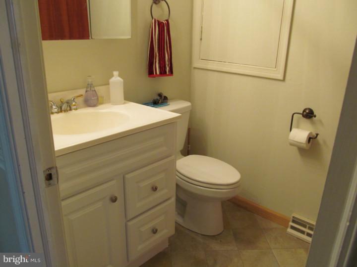 514 Pine Creek Road Exton, PA 19341 - Photo 17 of 25 Bathroom