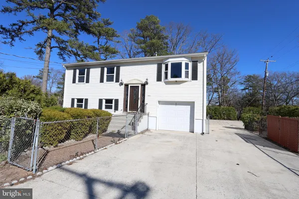 $2,900 | 900 Hunter Browns Mills, Browns Mills, NJ 08015