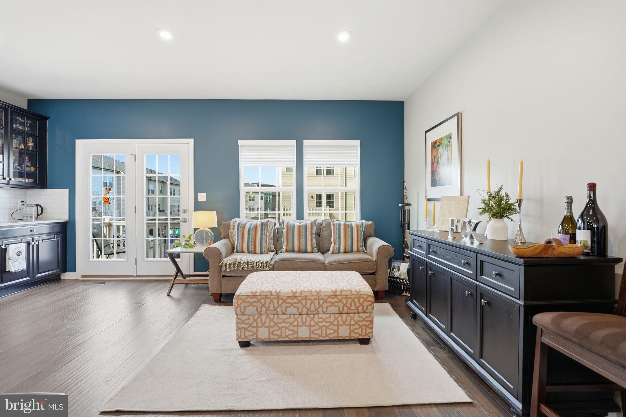 18112 Red Cedar Road Dumfries, VA 22026 - Photo 12 of 69 Cozy sitting area