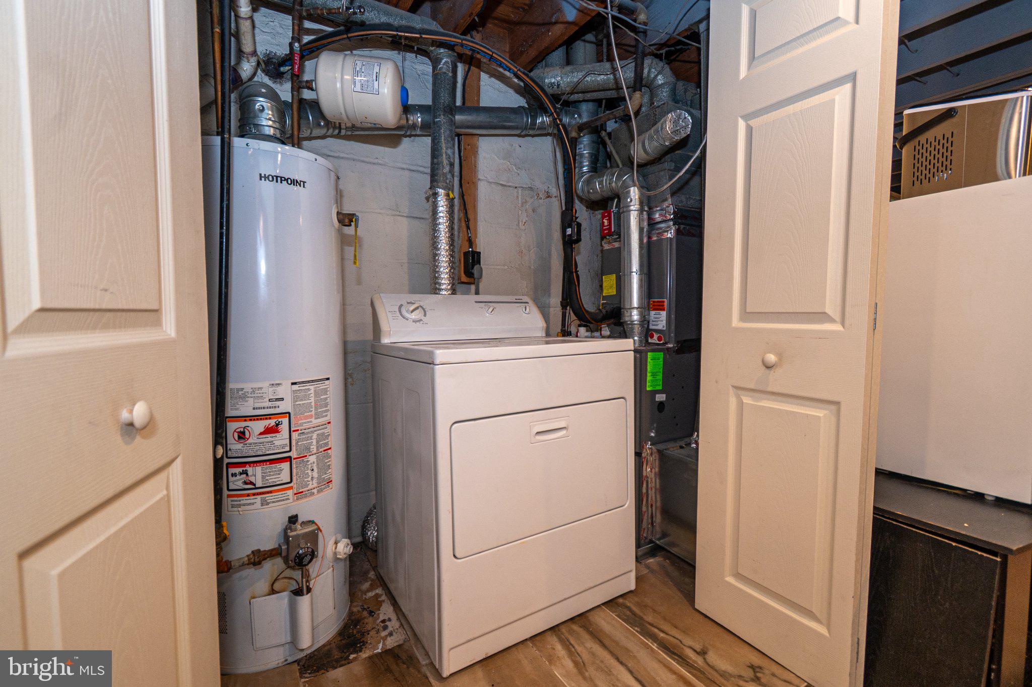 2929 Mallview Road Baltimore, MD 21230 - Photo 27 of 35 Efficient laundry space in the basement.