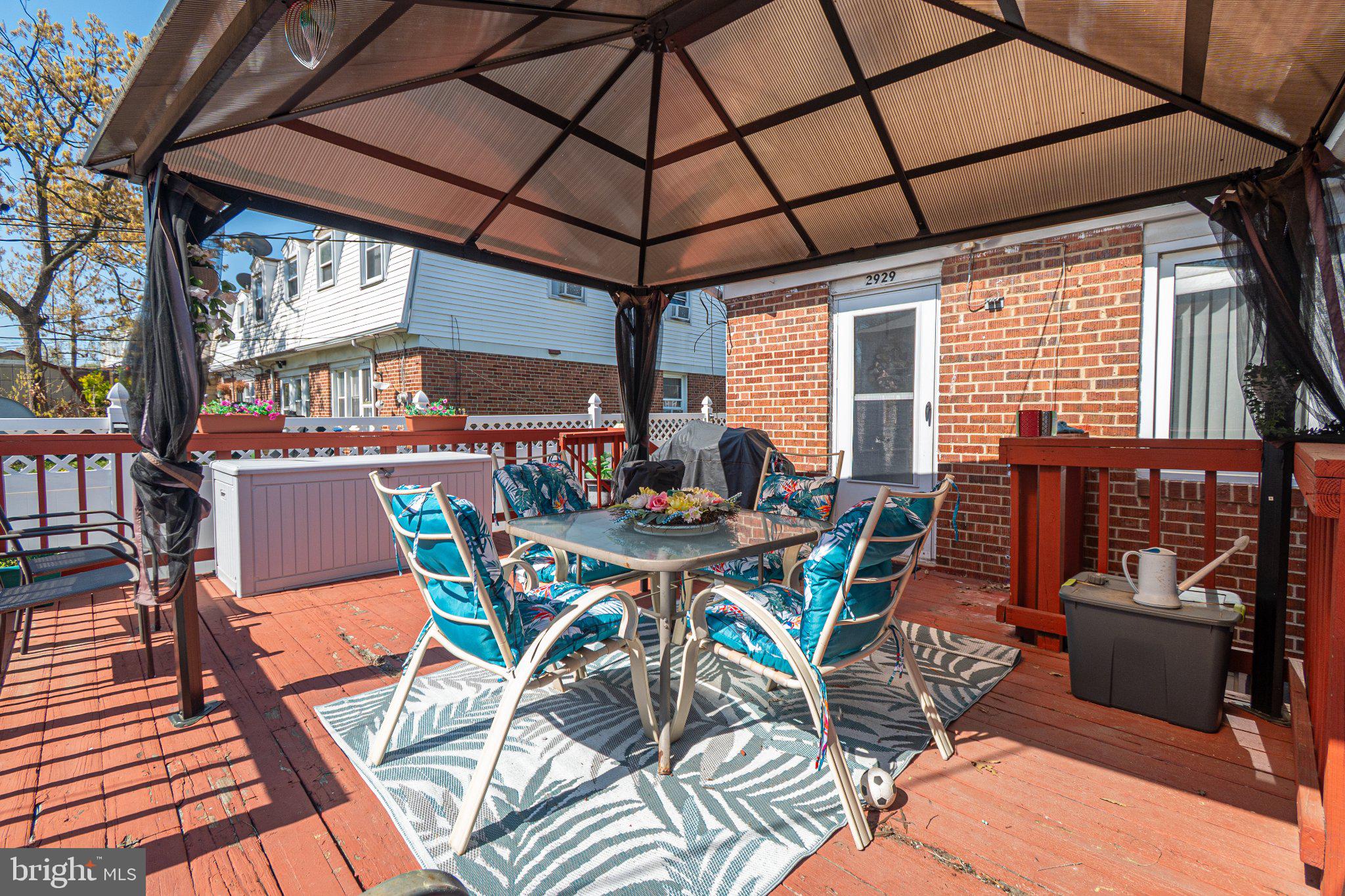 2929 Mallview Road Baltimore, MD 21230 - Photo 30 of 35 Charming outdoor dining oasis.