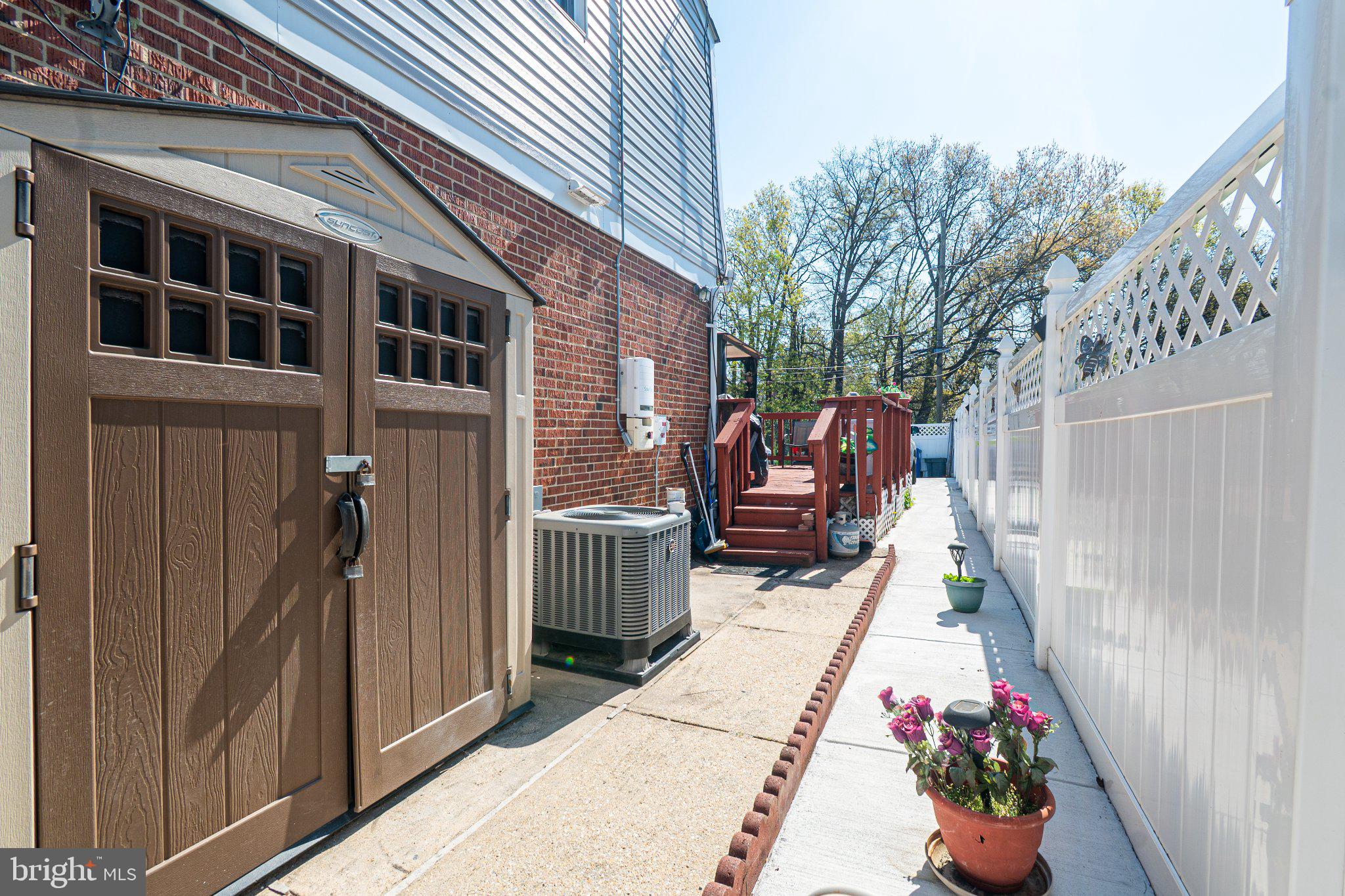 2929 Mallview Road Baltimore, MD 21230 - Photo 33 of 35 Charming outdoor space with storage.