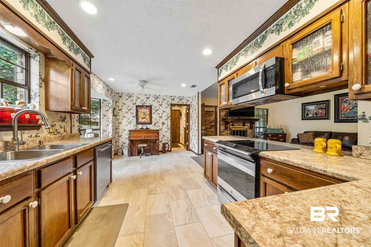 108 Vermell Circle Daphne, AL 36526 - Photo 16 of 38 Kitchen
