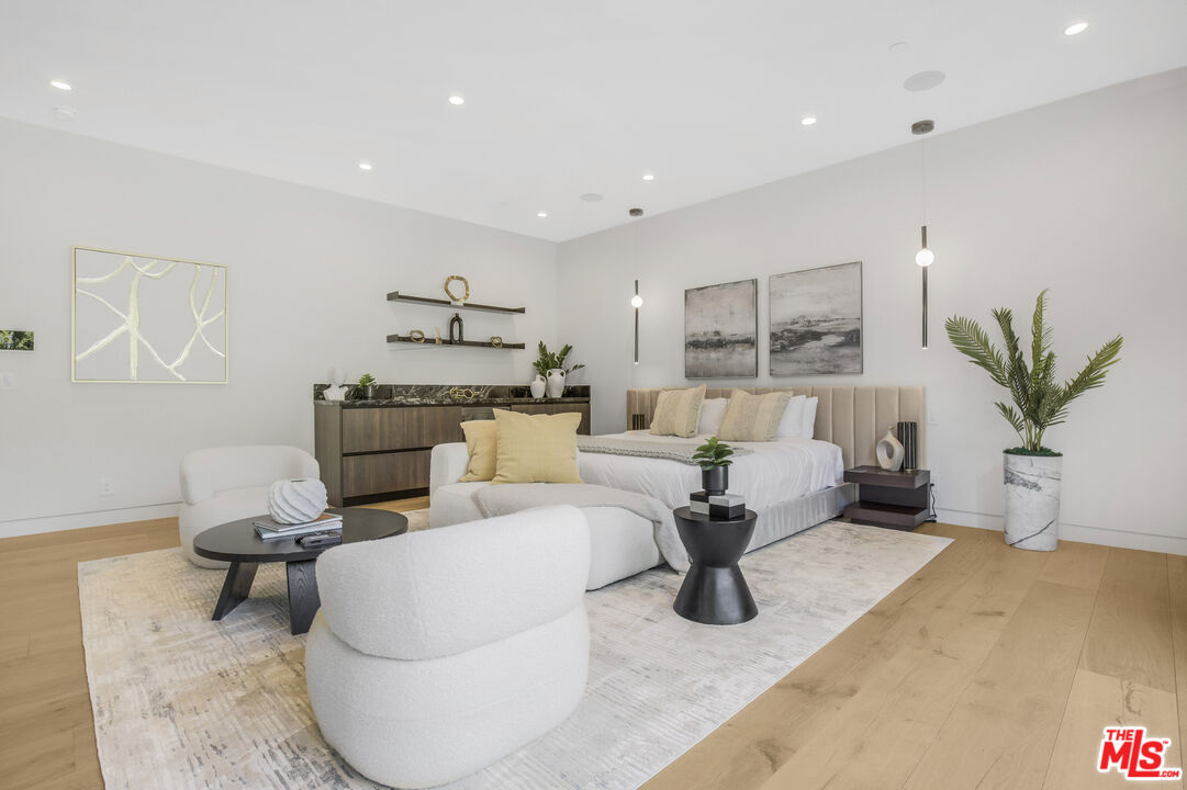 4246 Levitt Lane Sherman Oaks, CA 91403 - Photo 30 of 63 a living room with furniture