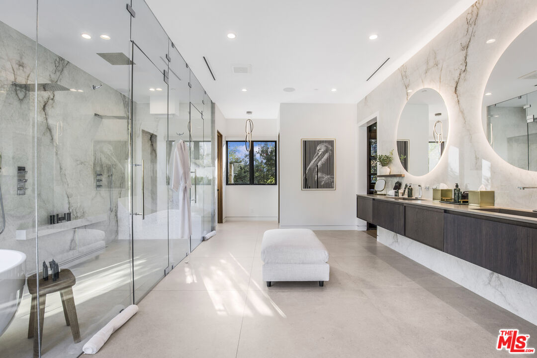 4246 Levitt Lane Sherman Oaks, CA 91403 - Photo 32 of 63