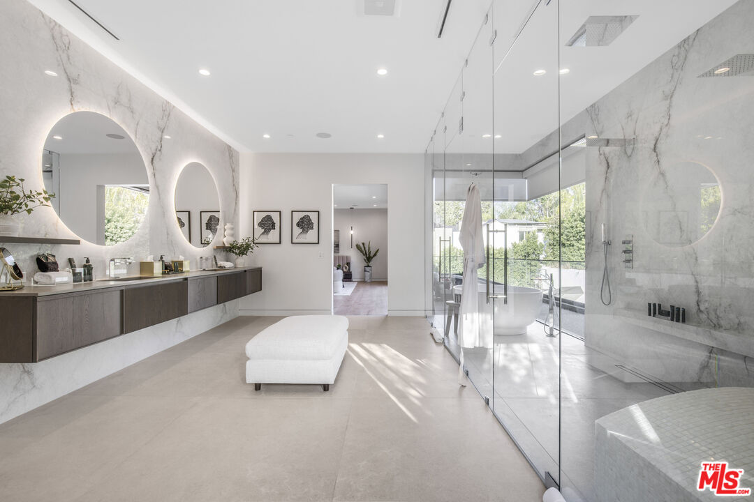 4246 Levitt Lane Sherman Oaks, CA 91403 - Photo 34 of 63