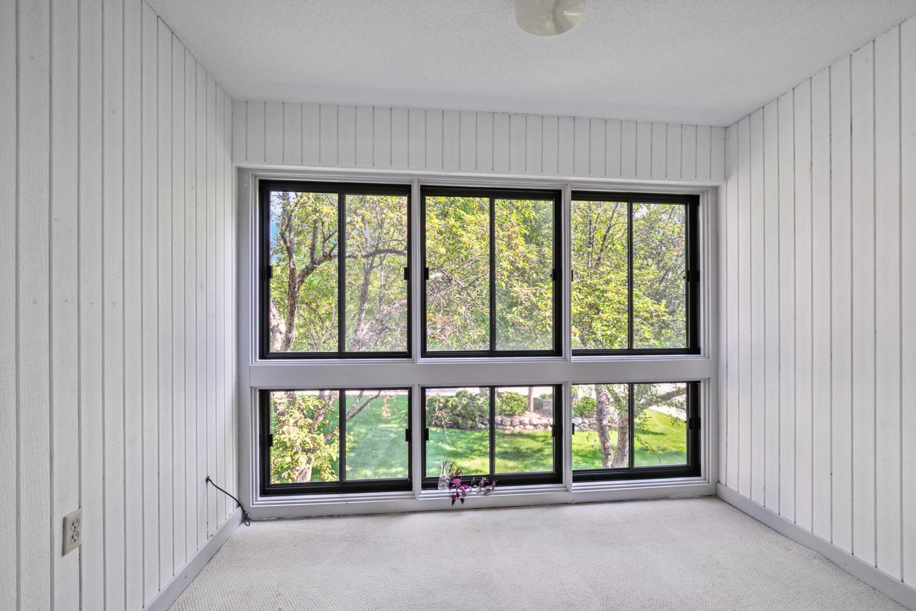 14601 Atrium Way, Unit 329 Minnetonka, MN 55345 - Photo 12 of 47