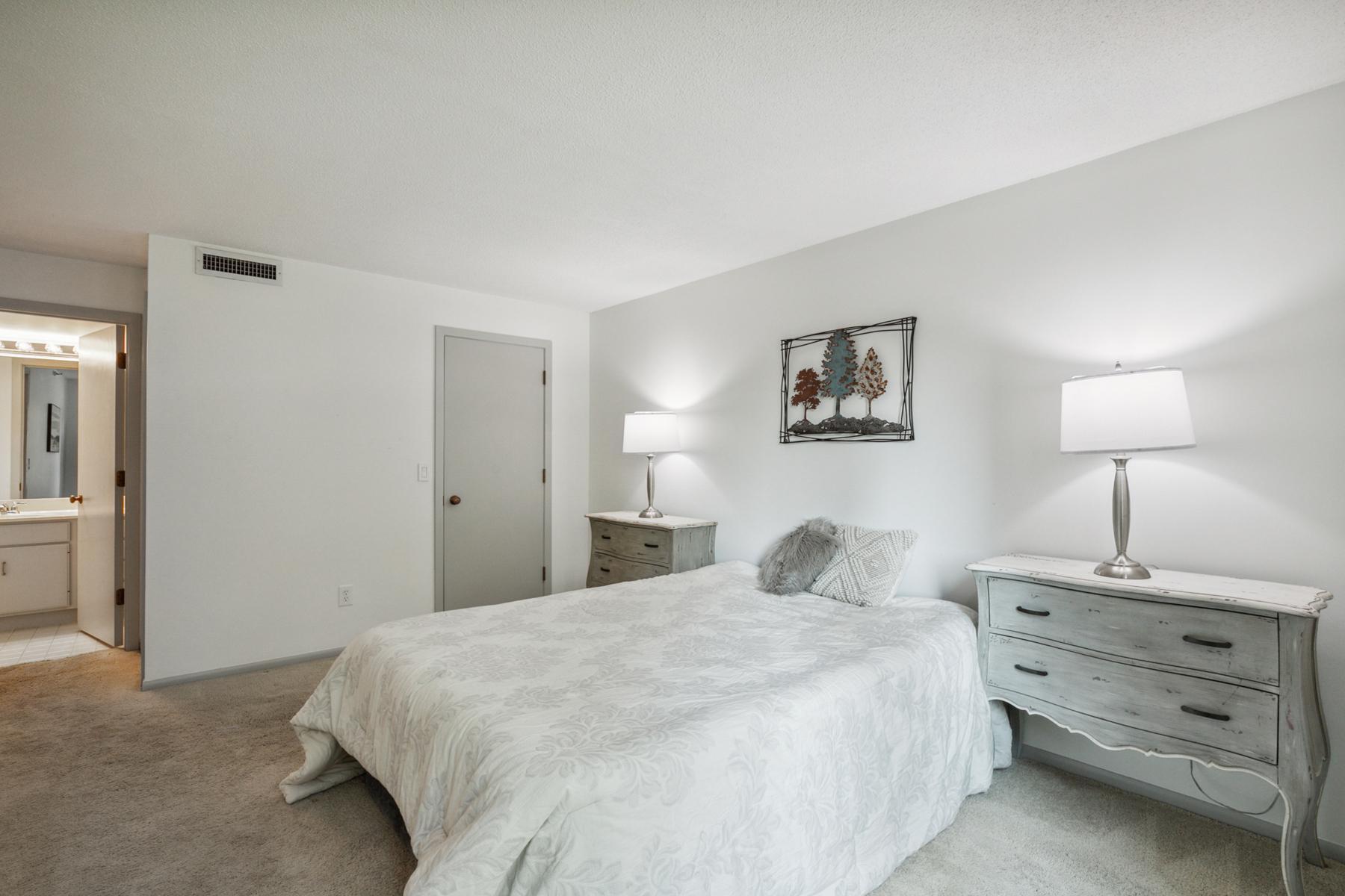 14601 Atrium Way, Unit 329 Minnetonka, MN 55345 - Photo 13 of 47