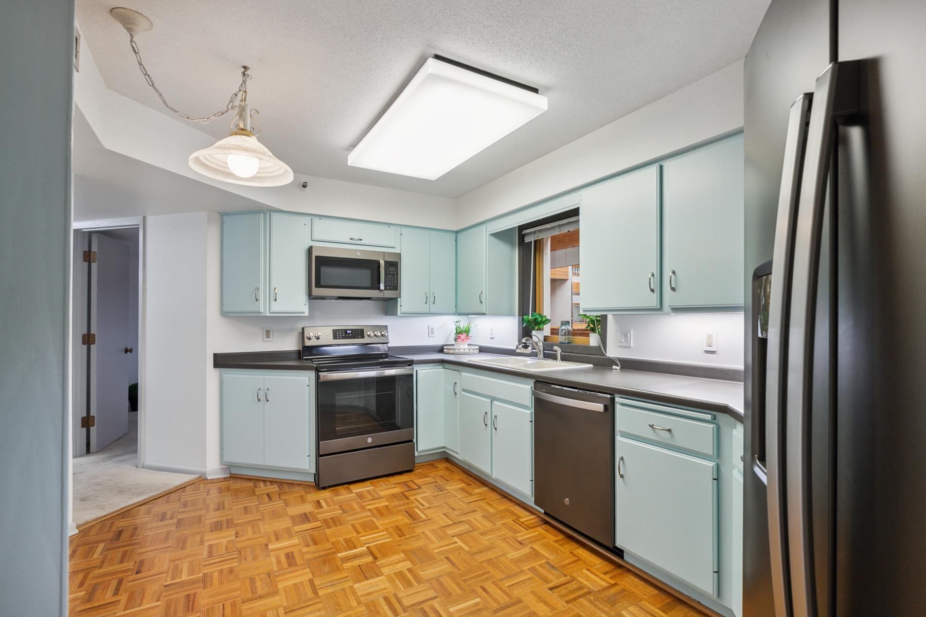 14601 Atrium Way, Unit 329 Minnetonka, MN 55345 - Photo 24 of 47