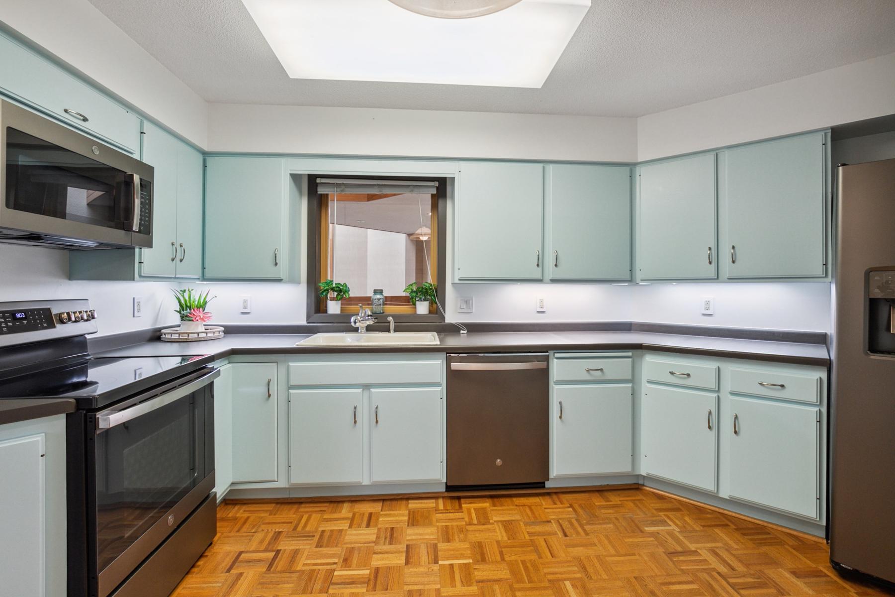 14601 Atrium Way, Unit 329 Minnetonka, MN 55345 - Photo 25 of 47