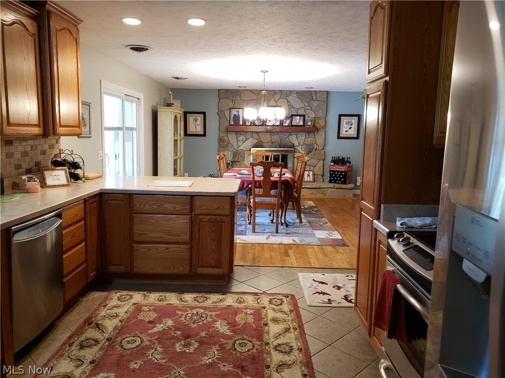 11599 Thwing Road Chardon, OH 44024 - Photo 12 of 35 Long view of Kitchen