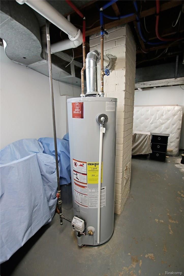 2702 Columbia Road Berkley, MI 48072 - Photo 42 of 50 42) Lower Level Utility Room.jpg