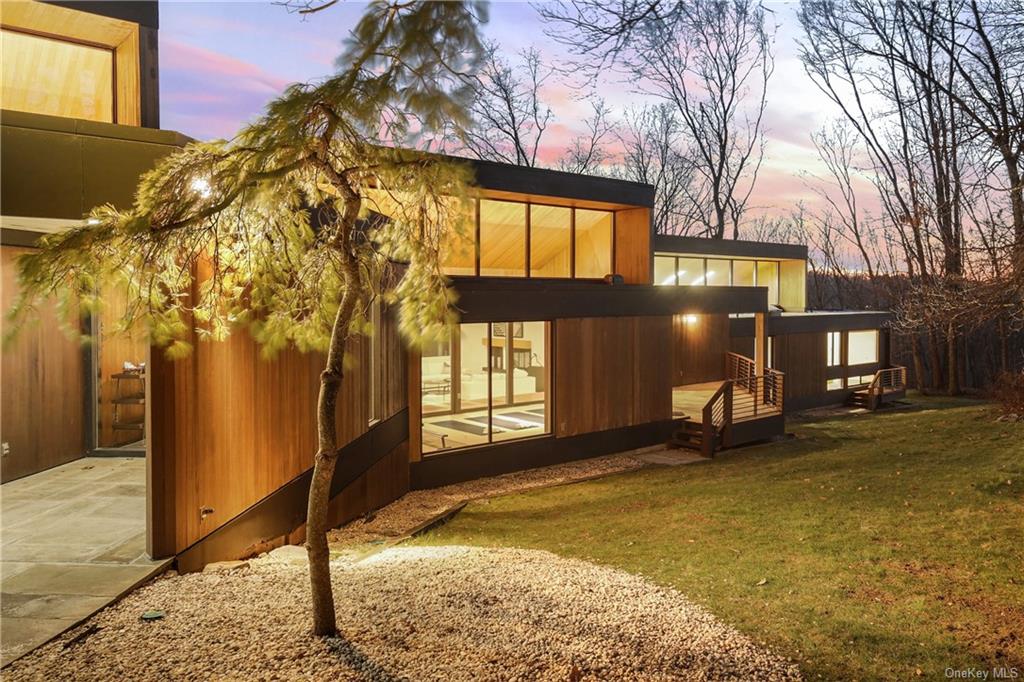 21 Kerry Lane Chappaqua, NY 10514 - Photo 1 of 1