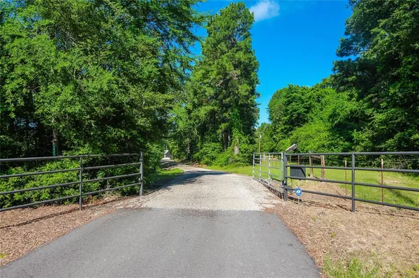 $554,900 | 5000 Farm To Market 315, Chandler, TX 75758