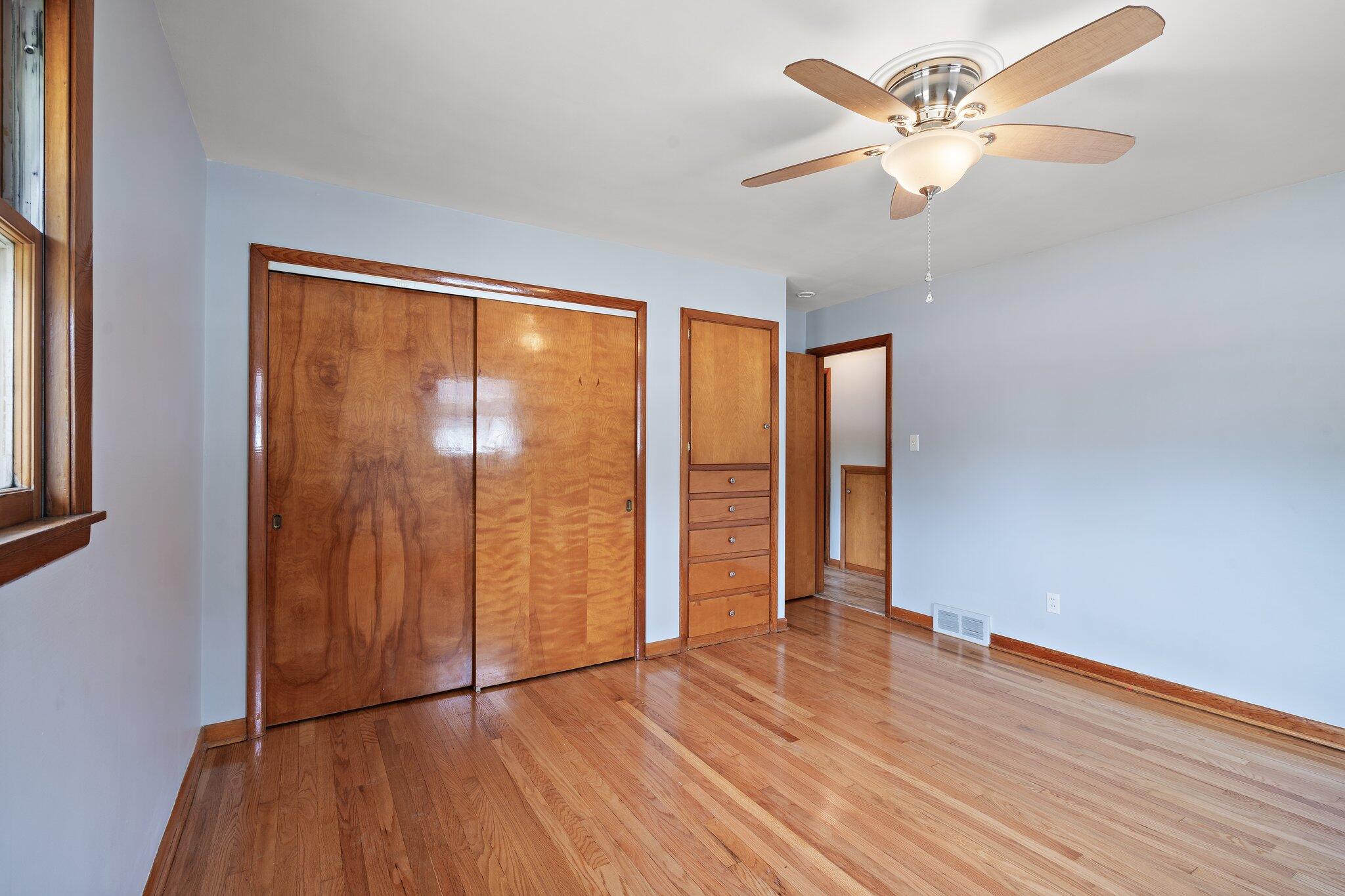 210 South Indiana Avenue Crown Point, IN 46307 - Photo 17 of 24 2048x1365