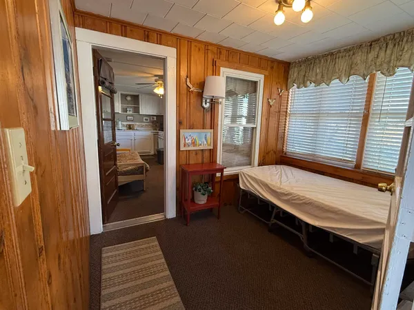$1,600 | 5 10th Street, Unit REAR, Hampton, NH 03842