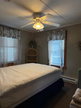 $1,600 | 5 10th Street, Unit REAR, Hampton, NH 03842