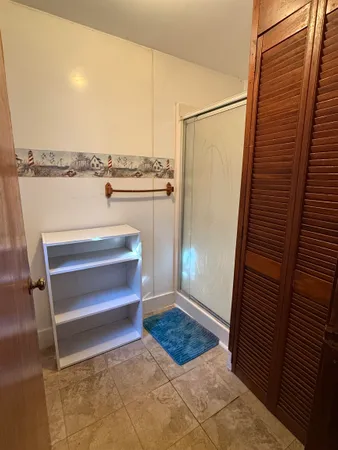 $1,600 | 5 10th Street, Unit REAR, Hampton, NH 03842