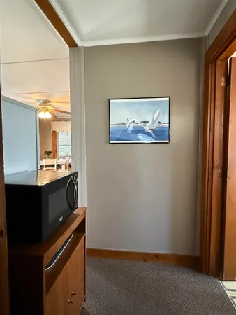 $1,600 | 5 10th Street, Unit REAR, Hampton, NH 03842