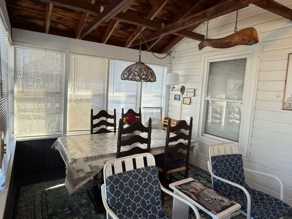 $1,600 | 5 10th Street, Unit REAR, Hampton, NH 03842