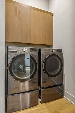 a close up view of a washer and dryer