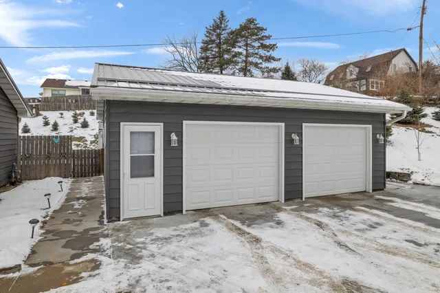 $379,000 | 36 Skunk Hollow Road, La Crescent, MN 55947