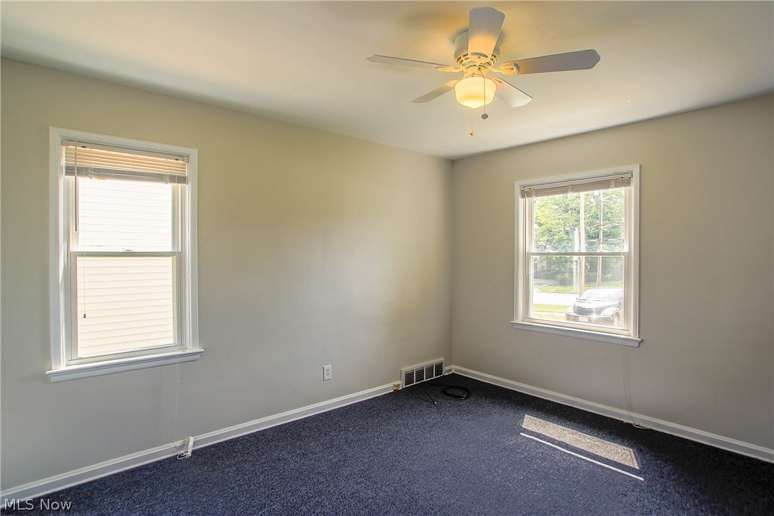 2049 South Green Road Cleveland, OH 44121 - Photo 2 of 13