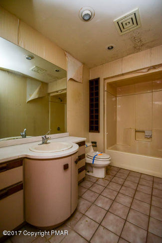 203 Fairview Road Clarks Summit, PA 18411 - Photo 13 of 21 int