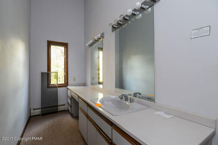 203 Fairview Road Clarks Summit, PA 18411 - Photo 18 of 21 int