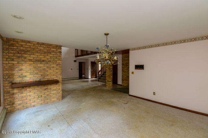 203 Fairview Road Clarks Summit, PA 18411 - Photo 8 of 21 int